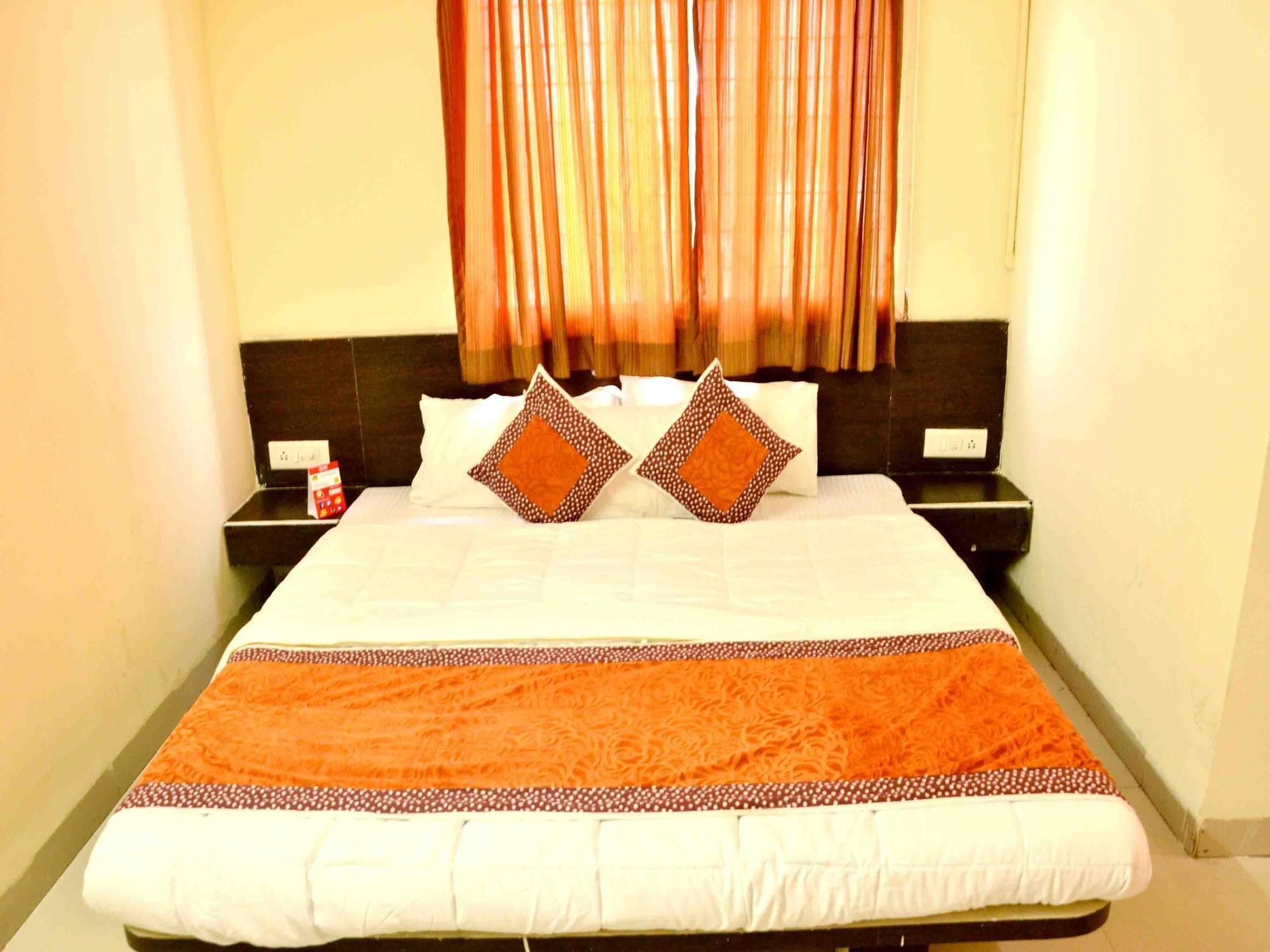 Hotel Vijay Nagar Indore Esterno foto